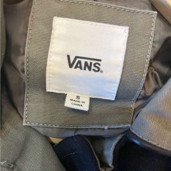 Vans Jacket - Olive Green & Black - Fur Hood Fall Coat - Picture 2 of 4